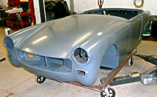 MG Midget shell with front wings fitted
